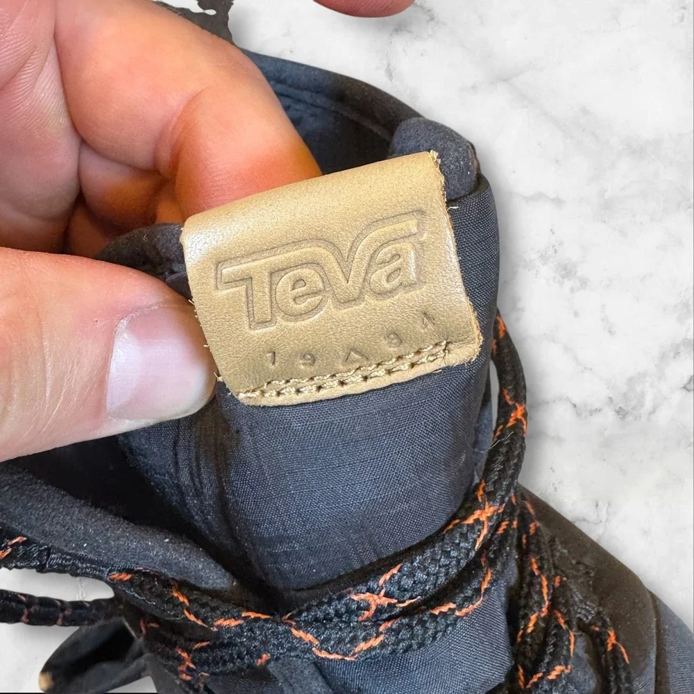 Teva Ember Women's Black Puffer Lace‎ Up Winter Boots Size 10
